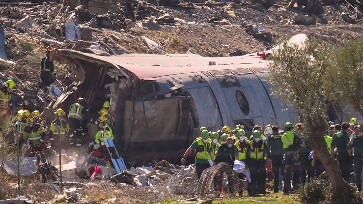 Suspenden la jornada de Copa del Rey por terrible accidente en España: más de 60 muertos