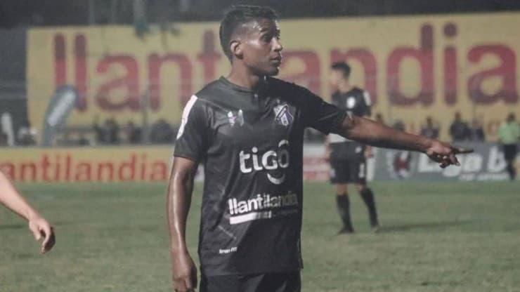 Los desarmadores: Allan Banegas y Jack Baptiste, futbolistas con más faltas cometidas en el Clausura