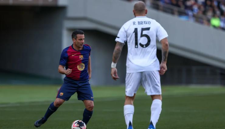 Las leyendas del Barcelona volvieron a derrotar al Real Madrid en el Clásico: el gesto de los blancos con Iniesta