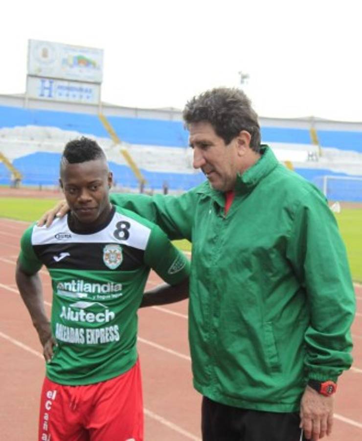 Peleas, expulsiones, festejos y muchas polémicas: Las fotos de Héctor Vargas por Marathón