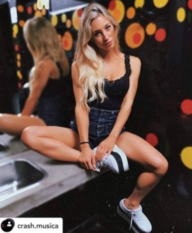 ¡De no creer! En plena celebración de Racing, hija del presidente baja, besa a jugador y oficializa noviazgo