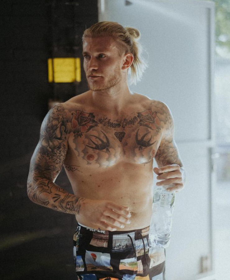 De sus errores ante Real Madrid a esto: la increíble transformación física de Karius tras ocho meses sin jugar