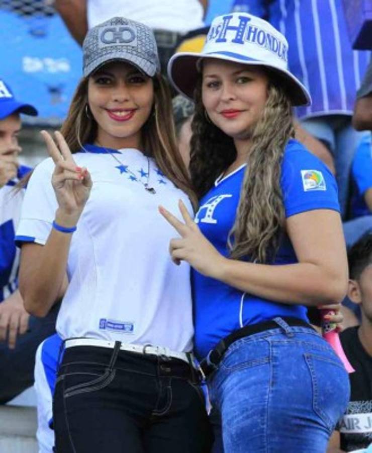 FOTOS: La belleza de Honduras no dejó sola a la Selección Nacional