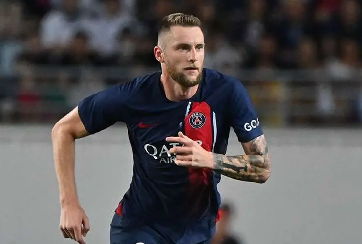 Skriniar firmó hasta 2028 con el PSG, pero el futbolista ya no entra en los planes de Luis Enrique.