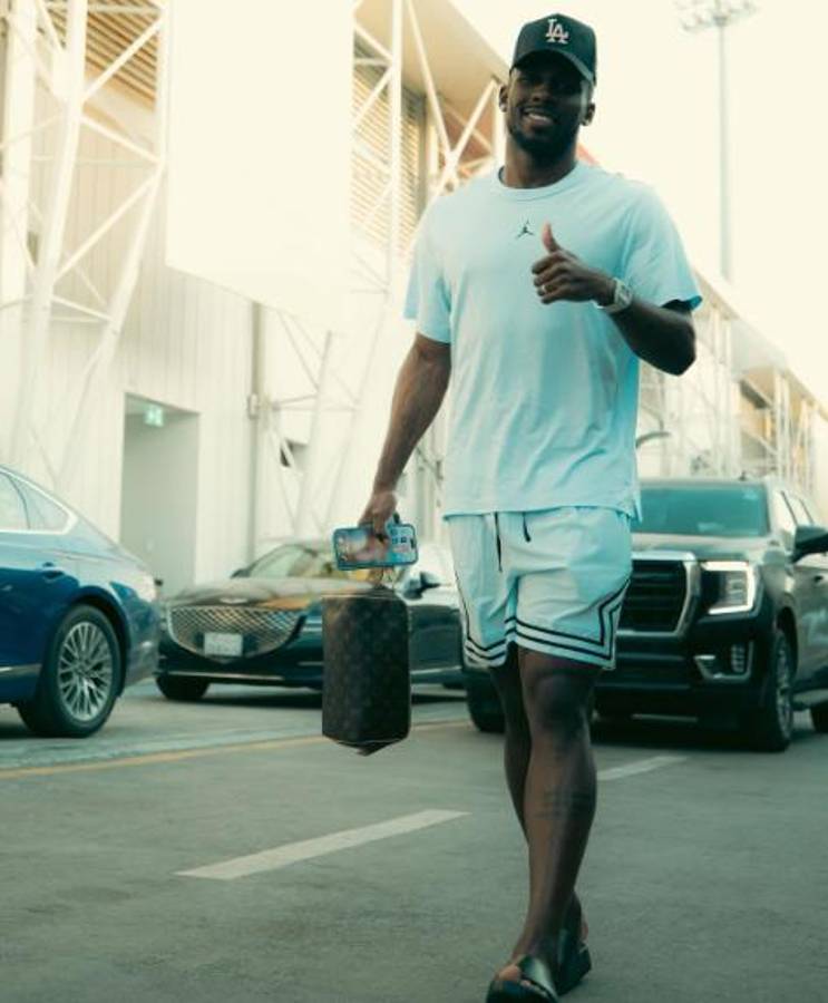 El jugador mexicano que vive en Arabia Saudita y quiere hacerle daño a Honduras: lujos, salario y la mujer que lo acompaña