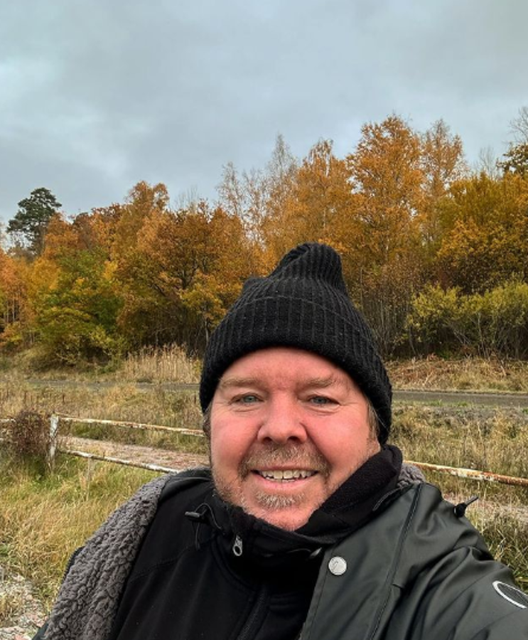 Se retiró con 28 años, casi gana el Balón de Oro y su vida dio un giro inesperado: ahora vende aspiradoras