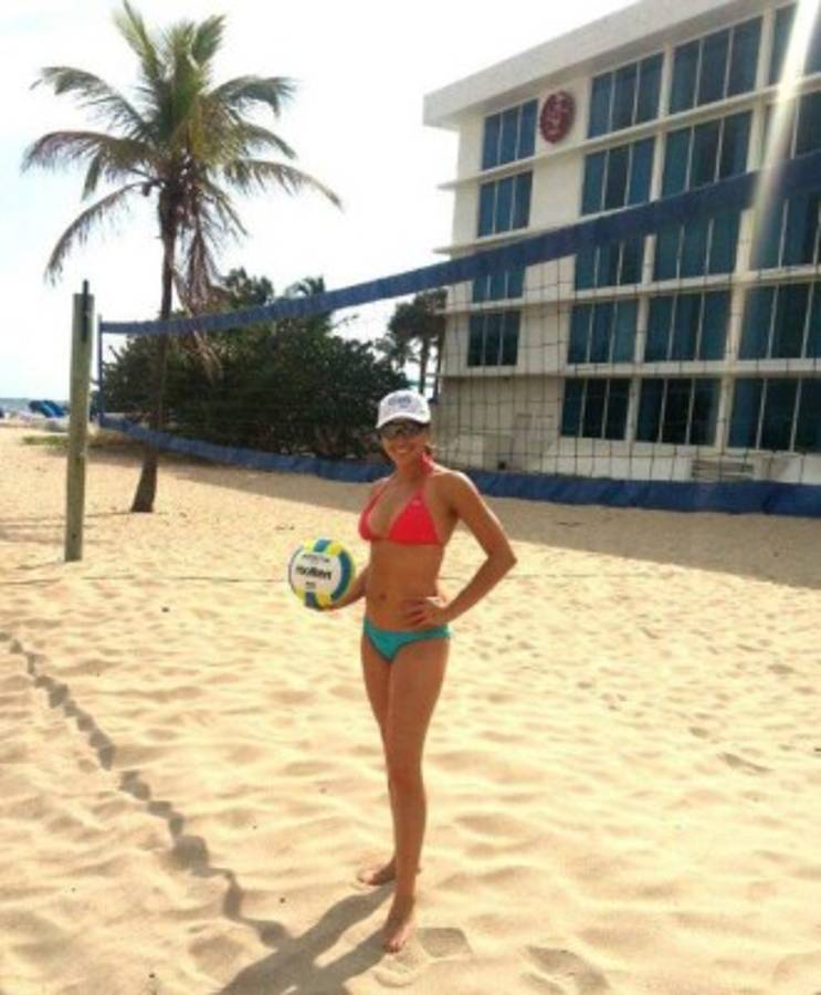 Gina y Kerube, las voleibolistas de playa más sexis de Honduras