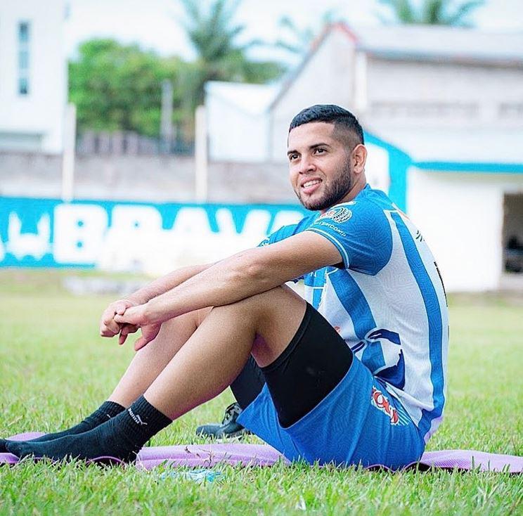 Josué Villafranca en uno de los entrenamientos con el Victoria de La Ceiba.