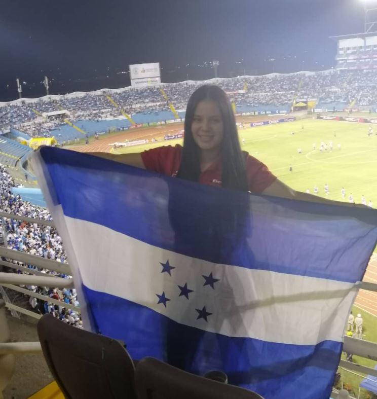 ¿Quién es Yulissa Godoy, la bella fisioterapeuta de manos ‘mágicas’ que tiene en forma a los futbolistas de Vida?