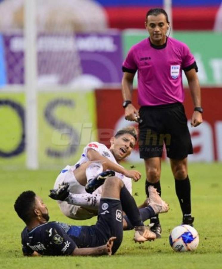 No viste en TV: La furia de Arboleda, euforia de Diego en un clásico de patadas