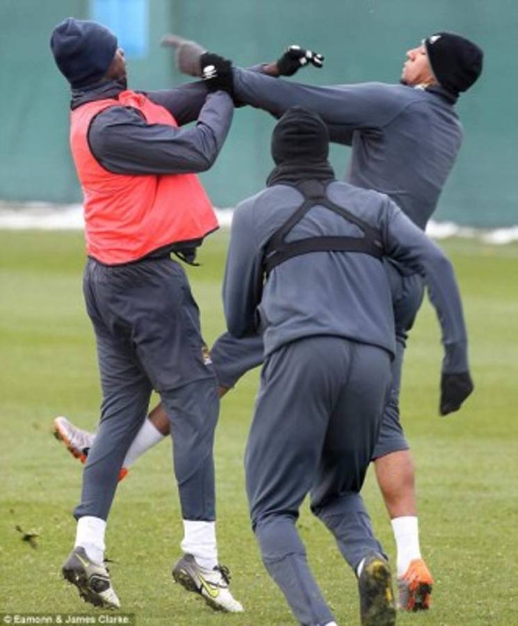 Futbolistas que se fueron a los golpes con sus propios compañeros de equipo: uno perdió la vida