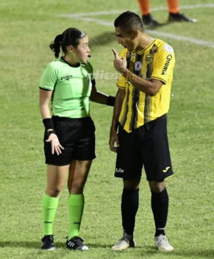 NO VISTE EN TV: Bronca en el Morazán, el festejo de Diego Vázquez y el penal a Galvaliz