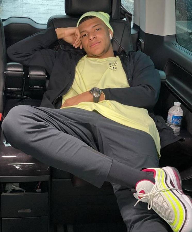 El único jugador del PSG que no lo hace: ¿Por qué Kylian Mbappé no conduce sus propios autos de lujo?