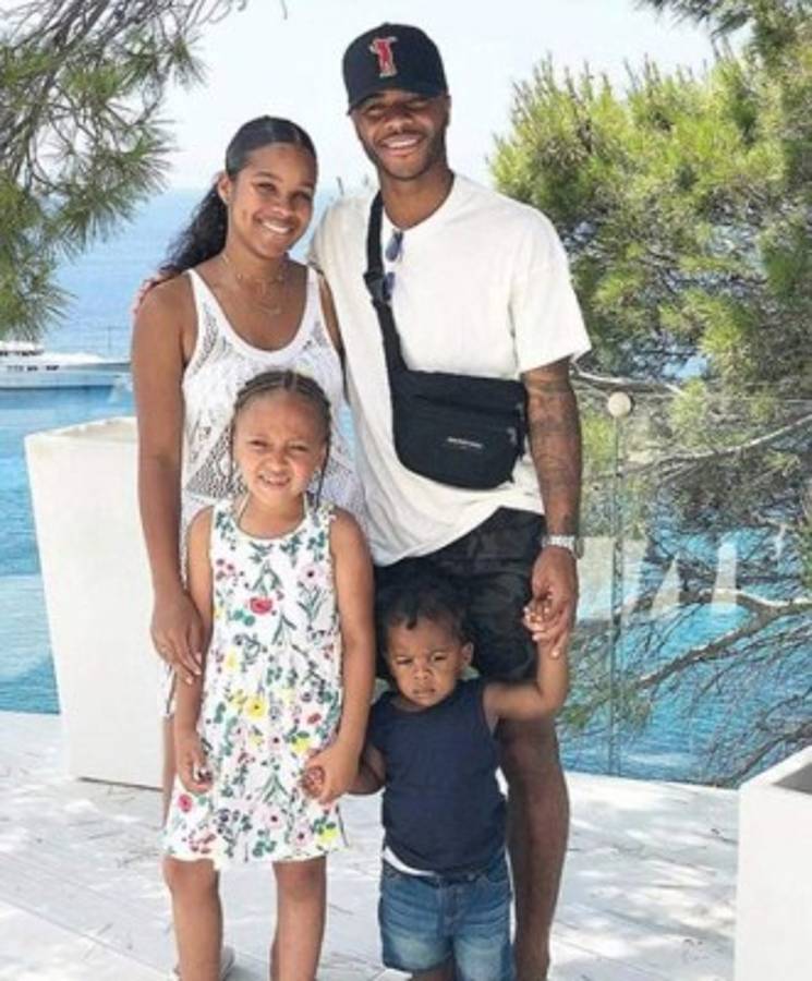 Nuevas fotos: Las vacaciones de lujo de los cracks del fútbol con sus mujeres