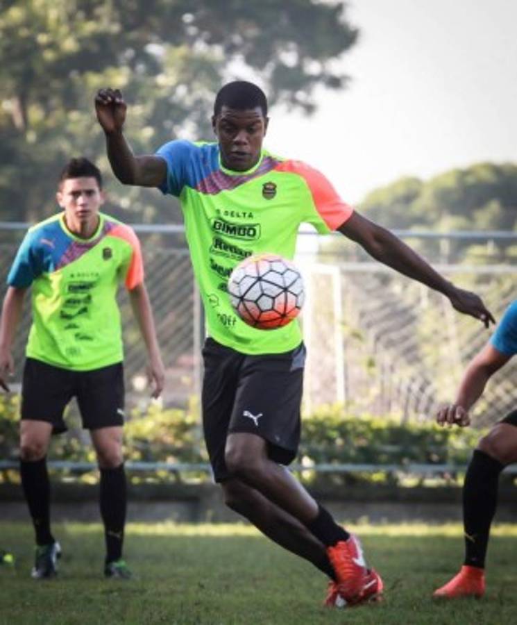 Así fue el primer día de trabajo del venezolano Cásseres