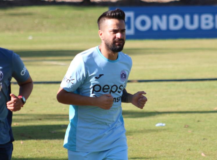 Así fue el primer entrenamiento de Rodrigo “Droopy” Gómez con Motagua: Charla con Diego Vázquez y pasillo al argentino