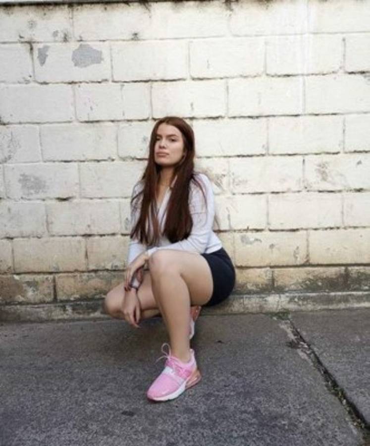 Conoce a Iving Bruni, la hermosa pelirroja que se robó el corazón de Denil Maldonado