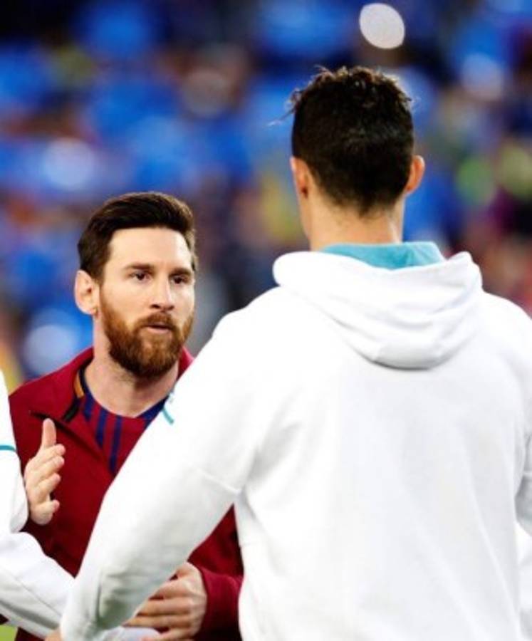 NO SE VIO POR TV: El saludo de Cristiano con Messi y el gesto de Piqué con CR7