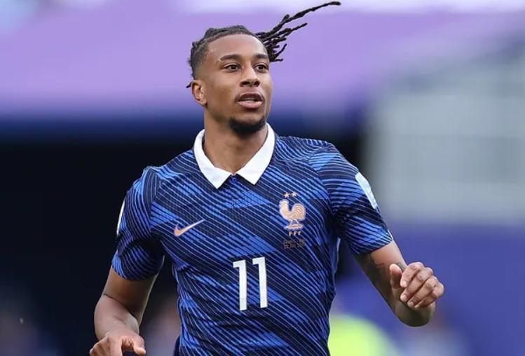 Megaoferta por Olise y Barça los pone en venta; PSG va por goleador del Mundial
