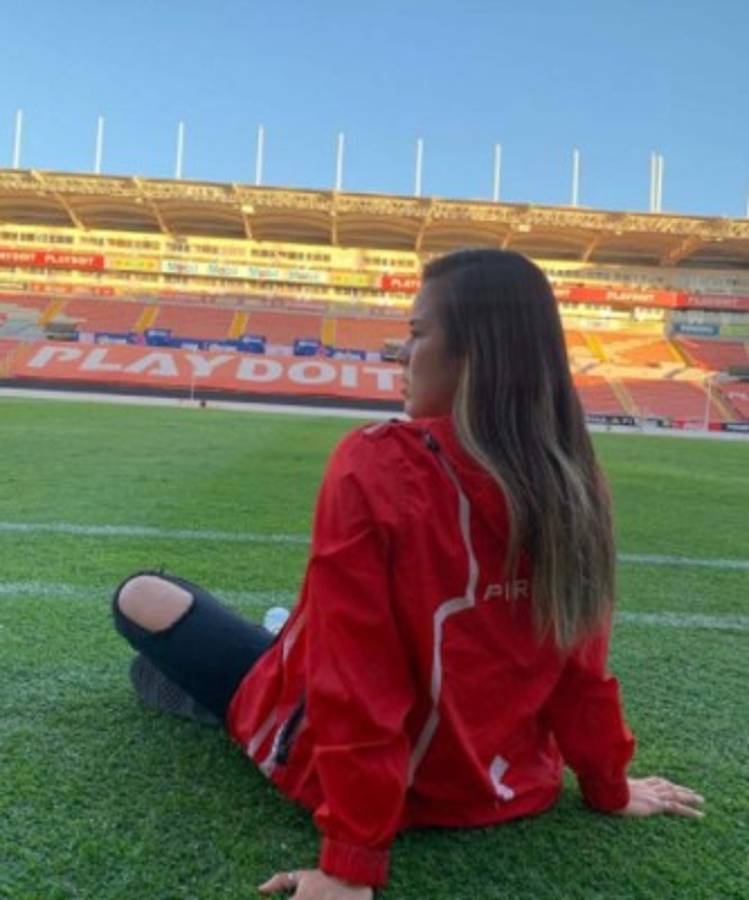 Jugadora mexicana rifa una camiseta para una operación de rodilla porque su club se negó a cubrir los gastos