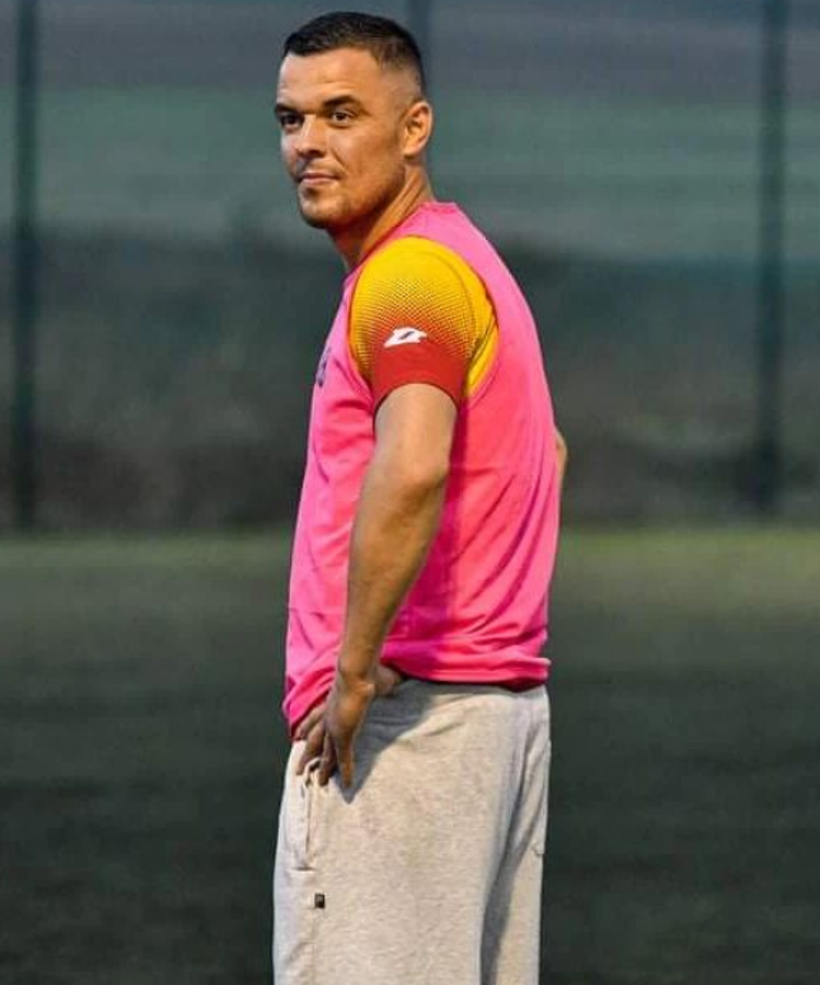 Era mejor que Lewandowski, el Chelsea de Mourinho le ofreció contrato, pero terminó borracho en las calles de Polonia