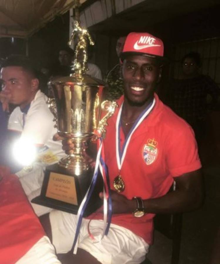 EN FOTOS: Así fue el enorme recibimiento que tuvo Real Sociedad al llegar a Tocoa