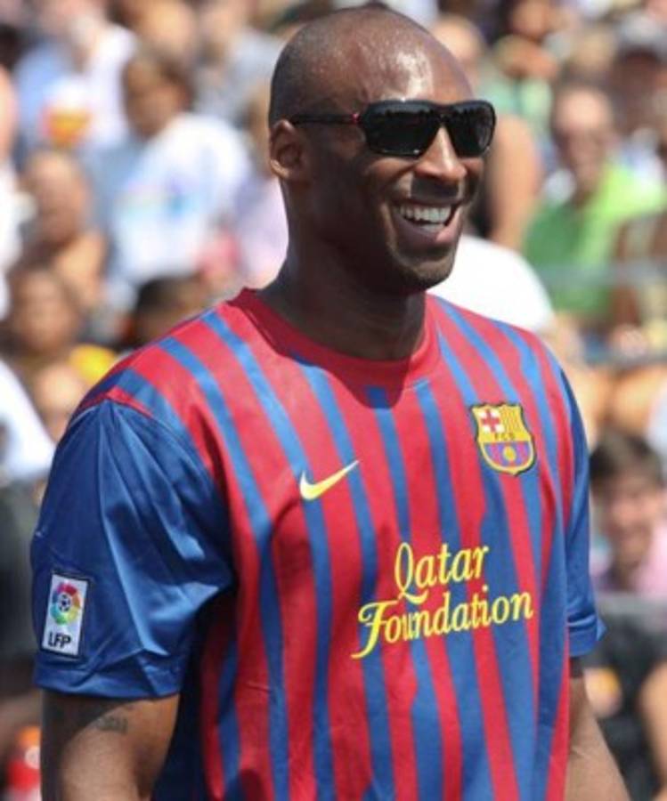 ¡Uno fue portero! Los grandes famosos que son seguidores del Barcelona y Real Madrid