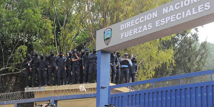 El sufrimiento de Juan Orlando Hernández preso: No tiene privilegios, lava su ropa interior y no le permiten uso de celular