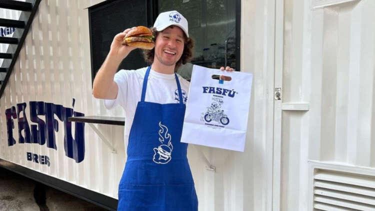 El imperio de Luisito Comunica: los millonarios ingresos mensuales del empresario y youtuber mexicano