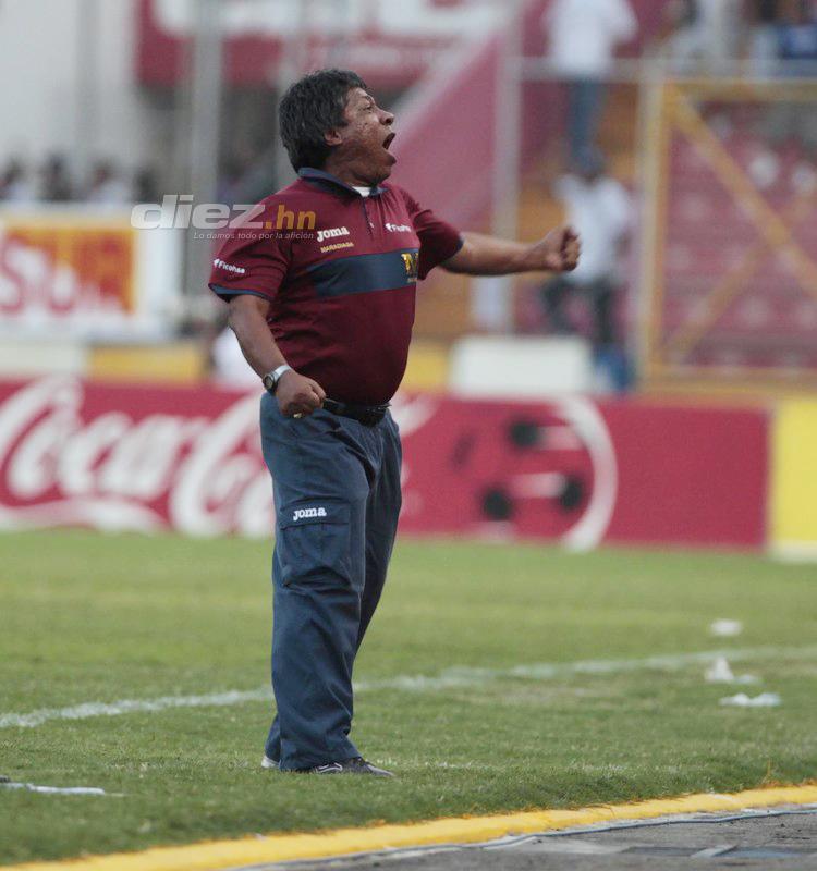 Fotos inéditas del clásico Motagua-Olimpia: Agarrones de pelo, Noel penaleando y camisas rotas