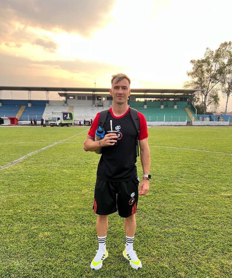 Fichajes: De la Libertadores a Honduras, deja Olimpia y pasa al Ascenso, catracho a Europa y las tres ‘novias’ de Auzmendi