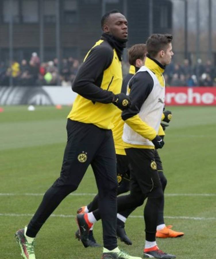 Usain Bolt realiza entrenamiento con el Borussia Dortmund