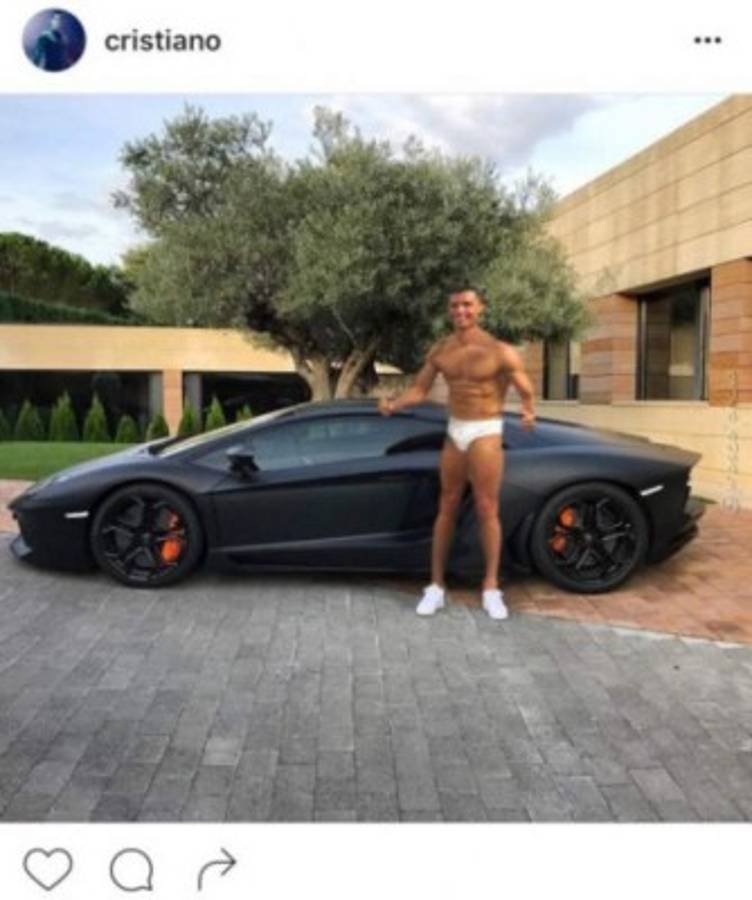 Despedazan con memes a Cristiano Ronaldo tras presumir su lujoso Lamborghini