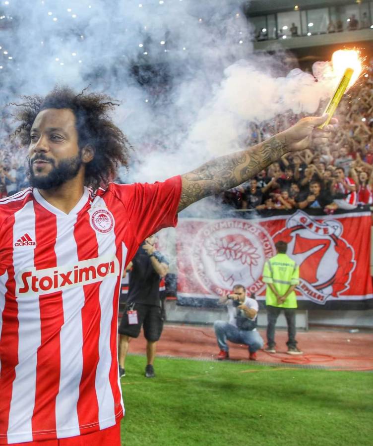 El nuevo dios del Olimpo: la brutal presentación de Marcelo con el Olympiacos de Grecia y bailando junto con sus hijos
