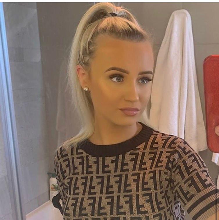 Le revisó el celular y explotó: crack del Manchester City es expulsado de un club de playa tras pelearse con su novia