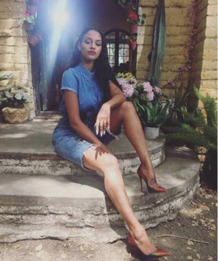 Así luce la preciosa Fanny Neguesha, expareja de Mario Balotelli