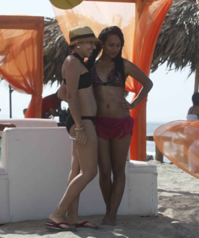 Diez en la playas de Tela.!