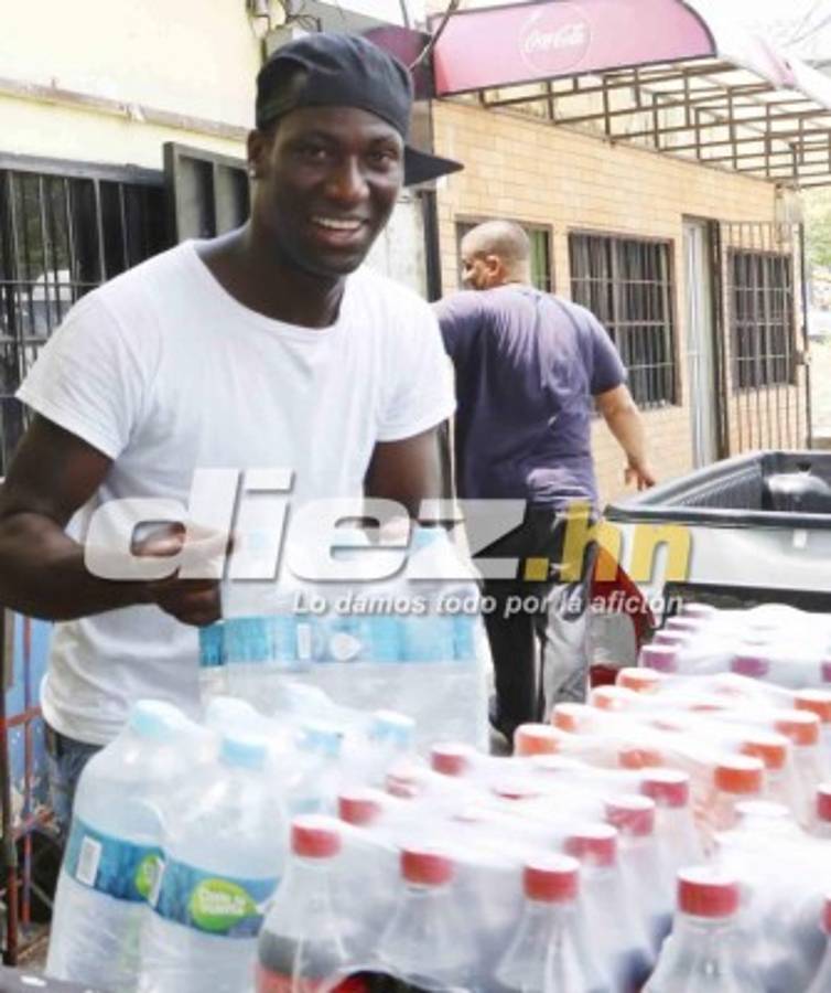 Fotos: Orlindo Ayovi, de futbolista a trabajar en Baleadas Express