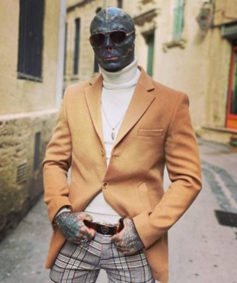 La impactante y aterradora transformación física de un fisiculturista que desea ser un ''extraterrestre negro''