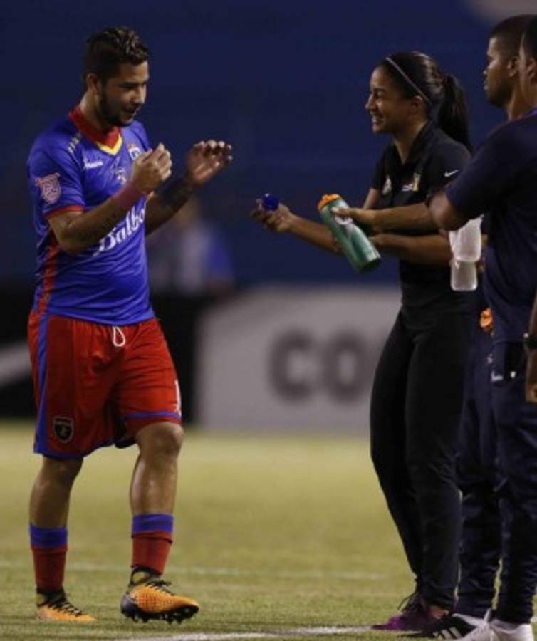 La sexy fisioterapeuta del Plaza Amador que enamoró a los hondureños