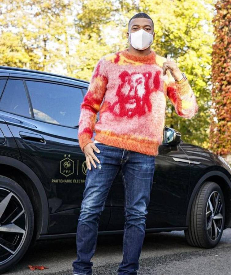 El único jugador del PSG que no lo hace: ¿Por qué Kylian Mbappé no conduce sus propios autos de lujo?