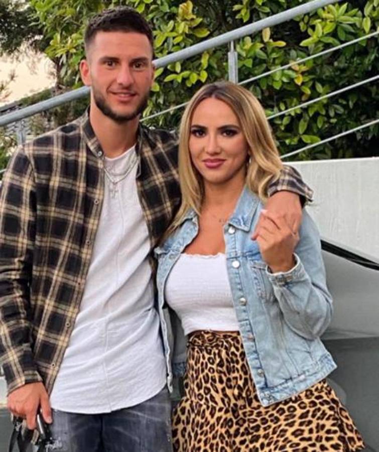 Las redes alucinan con la madre de un futbolista que triunfa como influencer: “Parece su novia”
