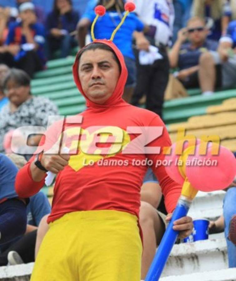 ¡Ambientazo! La gran fiesta en el estadio Nacional por ver a Ronaldinho