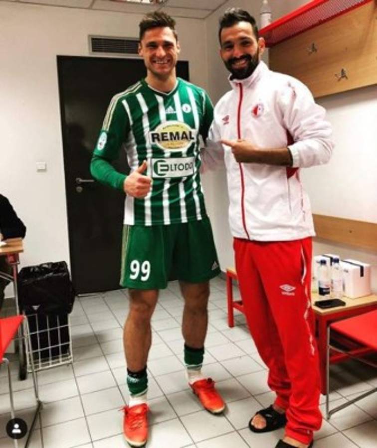 La vida en redes del ruso Evgeny Kabaev: fanático del Barça y la chica rubia que resplandece en su muro