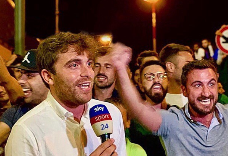 Su primer ‘bombazo’ y la noticia que lo cambió todo: la agitada vida de Fabrizio Romano, el periodista que le pega a los fichajes