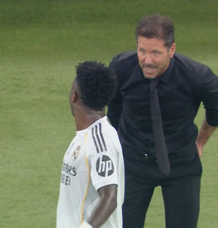 Real Madrid echa al Atlético, las polémicas que perjudicaron a los 'colchoneros' y el agarre entre Vinicius y el Cholo Simeone