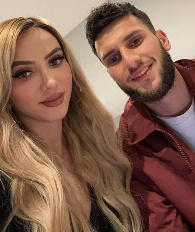 Las redes alucinan con la madre de un futbolista que triunfa como influencer: “Parece su novia”
