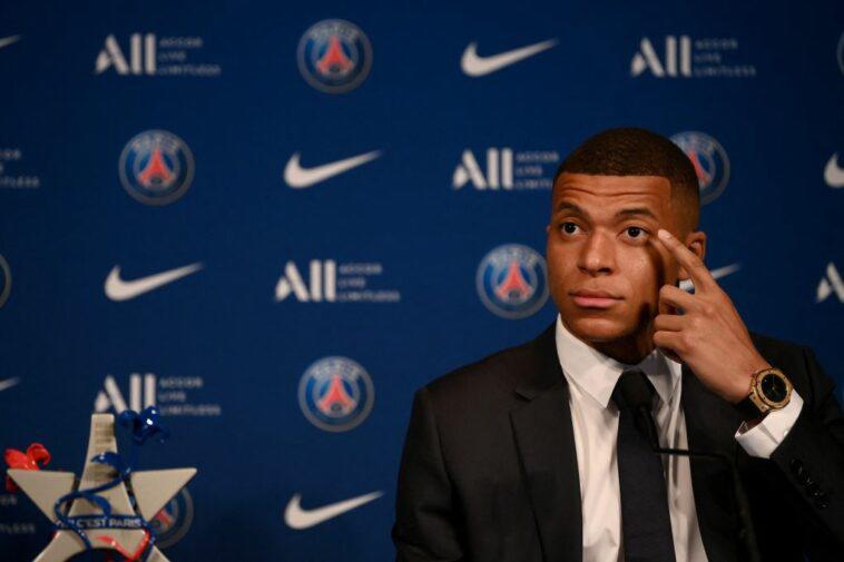 Sale a la luz el nuevo contrato millonario de Mbappé con el PSG: El más caro de la historia ¿Influyó Messi en la decisión final?