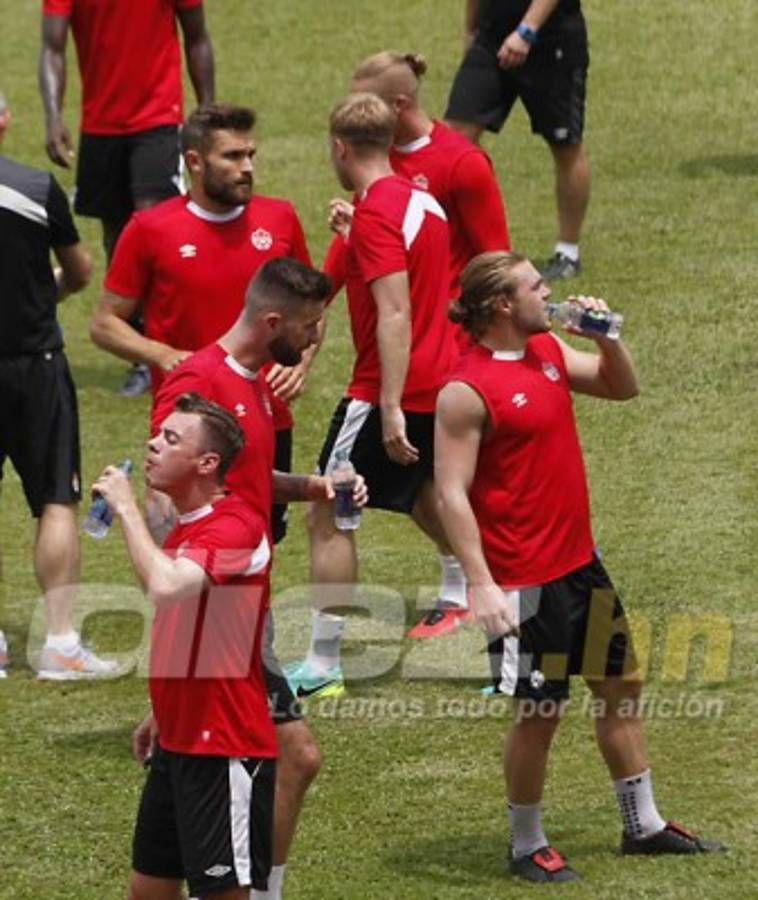 Jugadores de Canadá sintieron el rigor del clima de San Pedro Sula