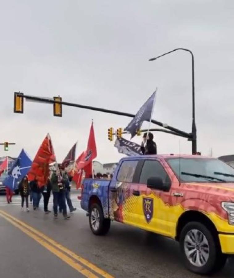 Douglas Martínez, Cristian Cálix y Luis Palma celebran el título con el Real Monarchs en Utah